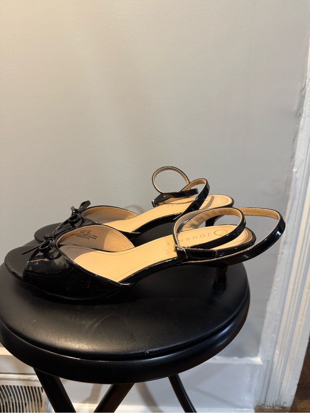 Journee Collection Black Patent Slingback Kitten Heel Sandals size 12